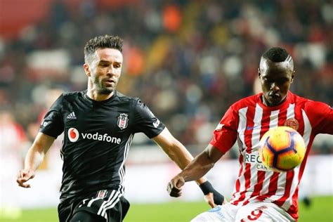 Bir dönem beşiktaş'ta oynayan hugo almeida aracılığıyla sürpriz yapan portekizli yıldız, hakan korkmaz için imzaladığı formasıyla poz verdi. Antalyaspor 2-6 Beşiktaş | Maçın özeti ve golleri - Son ...