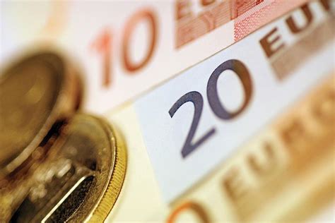 Eu Eyes Phasing Out Smallest Euro Cent Coins
