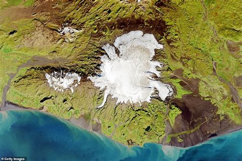Hundreds Of Hikers Evacuated From Icelandic Volcano After New Fissure