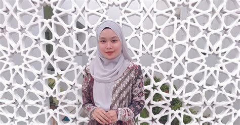 Sesebuah perusahaan atau kilang yang hendak didirikan tidak dapat dijalankan tanpa kemudahan asas atau infrastruktur yang cukup, yang terdiri daripada. Jenis Perniagaan yang di lakukan : - RG Boutique Cafe