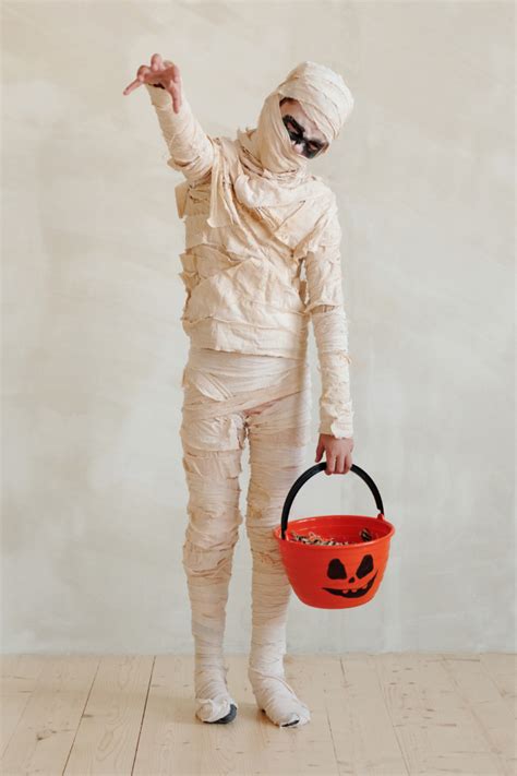 16 Easy Diy Halloween Costume Ideas Eco Friendly Low Waste The