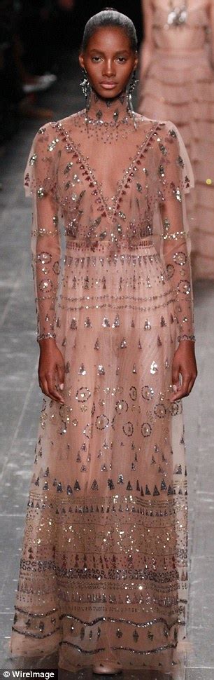 Soon we waiting for wedding photos iloveanimalssavetheworld: Glee's Dianna Agron wears Valentino gown to wed Mumford ...