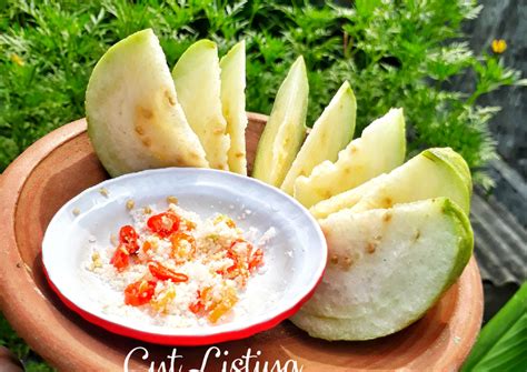 Asinan buah bisa kamu buat sendiri di rumah. Resep Jambu Kristal Cabe Garam oleh Cut Listiya - Cookpad