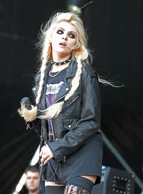 Taylor Momsen Performs On Stage In Saint Petersburg 11 Gotceleb