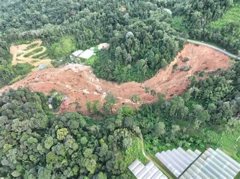 Tanah Longsor Timbun Perkemahan Di Genting Highlands Malaysia 16 Orang