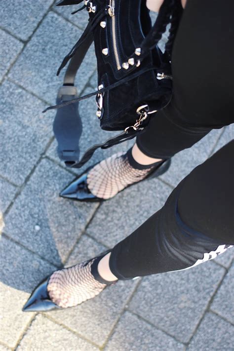 Styling Fishnet Socks For Spring Uk Fashion Blog Lurchhoundloves