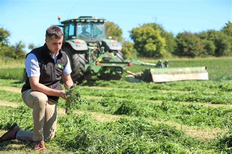 Red Clover Silage Saves Farmer Over €7k In Nitrogen Use