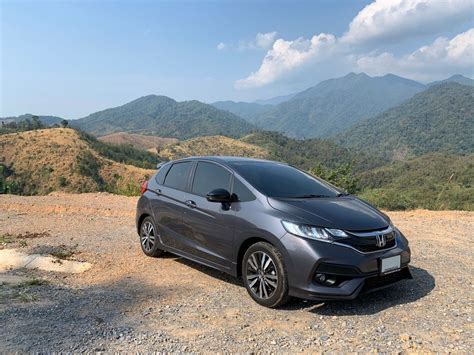 The standard jazz is available in three trim levels, with se. ส่องสเปคโดน ๆ ของรถ Honda Jazz 2019 - 2020