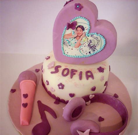Torta Di Violetta Farcita Con Crema Ferrero Rocher Da Una Setteveli è
