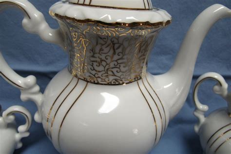 Vintage Gorgeous Seyei Fine China Demitasse Tea Set Gold White 1030