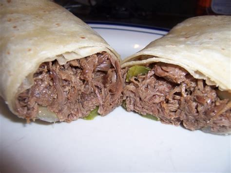 Slices or strips of beef are traditionally marinated with ingredients like salt and garlic, then left to dry under the hot desert sun. Machaca Recipe, Mexican Beef