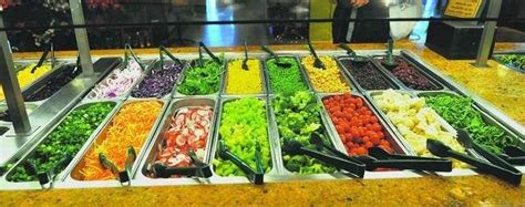 Simple Steps To A Healthier Salad Bar Meal Salad Bar Healthy Salads