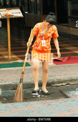 Joven prostituta mujer tailandesa en Pattaya Tailandia callejeros Fotografía de stock Alamy