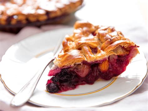 Late Summer Mixed Fruit Pie Recipe