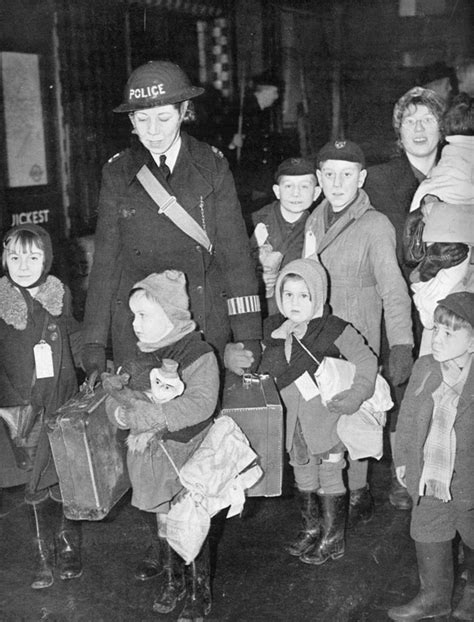 Evacuees History Of The Battle Of Britain Exhibitions And Displays