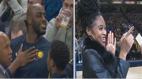 Pacers Damien Wilkins And His Fiancee Pulled Off A Mid Game Gender