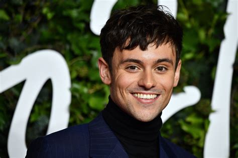 Tom Daley Calls On Gay Football Players To Speak Publicly About Their Sexuality The Independent