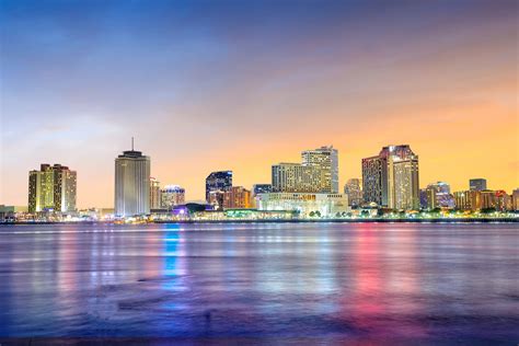 New orleans is situated on the mississippi river, 177 kilometers (110 miles) northwest of its mouth at the gulf of mexico. New Orleans Car Service - Execucar