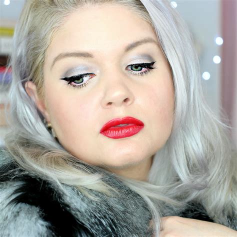 old hollywood glamour holiday makeup look everyday starlet