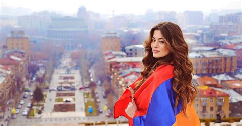 Italy won with the song zitti e buoni by måneskin with 524 points. ESC2021: Iveta Mukuchyan foi convidada para representar a ...