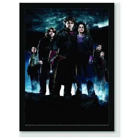 O nome de harry aparece, mesmo não tendo se inscrito, e ele precisa competir. Quadro Poster Filme Harry Potter e o Calice de Fogo 07