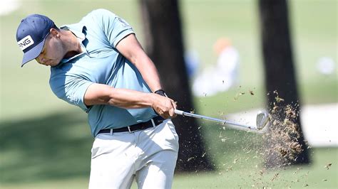 reigning champ sebastian munoz tied for lead after round 1 in jackson