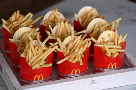How Mcdonalds Makes Its Fries Compared To Five Guys Is Wildly Different