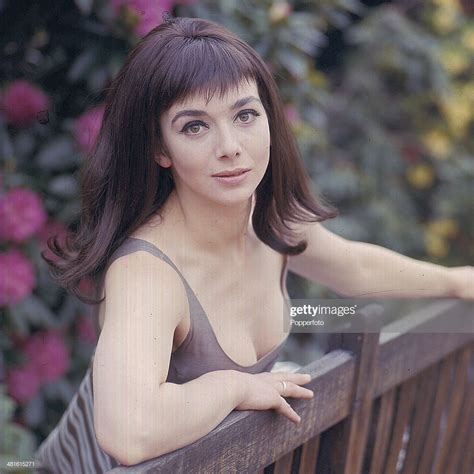 ニュース写真 1968 British actress Jacqueline Pearce posed on プレゼンテーション