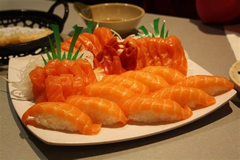 File Salmon Sushi And Sashimi Platter W Sushi  Wikimedia Commons