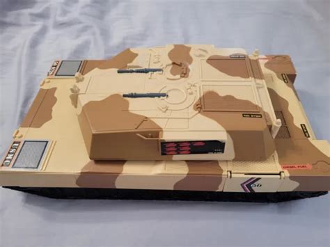 VINTAGE 1992 GALOOB Micro Machines Military Battle Tank Playset In