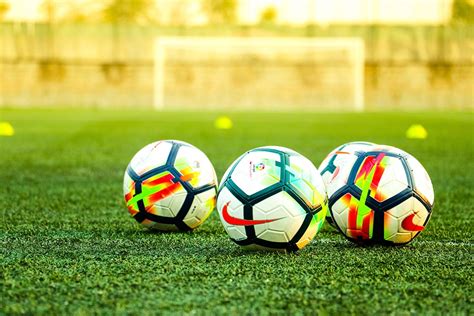 Het ek voetbal zou eigenlijk in de zomer van 2020 plaatsvinden. Uitslagen halve finales PlayOffs EK 2021 | EK2020-Voetbal.nl
