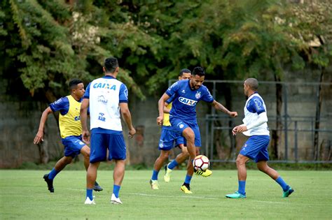  1  no centro do continente, mede 200 quilômetros de espessura e na borda da placa, com a áfrica, os terrenos mais jovens não passam de 15 quilômetros. Sul-Americana - Notícias Esporte Clube Bahia