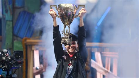 Instead, the game is encouraging people who qualified for the event to stream on their own. Fortnite World Cup Solo Finals: US Teen Walks Away With $3 ...