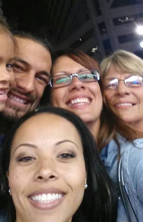 Selfie Time Joe Anoai With His Daughter Sister Mom And Fiancee Roman Reigns Daughter