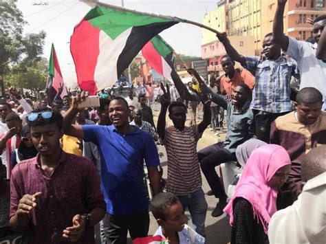 تجمع المهنيين السودانيين يدعو لتشكيل مجلس انتقالي مدني