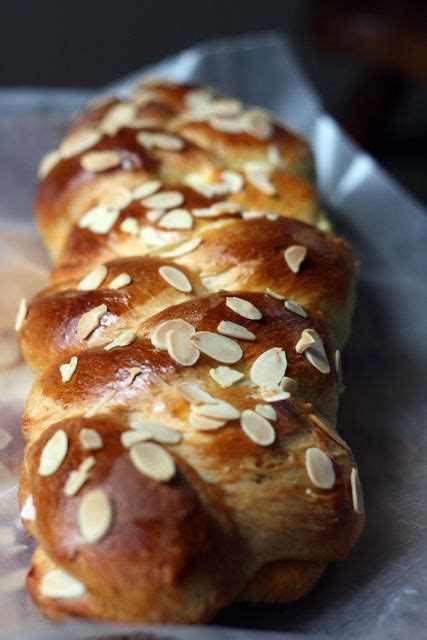 I've got you covered in this post! Greek Orthodox Easter bread ( tsoureki) pepper + paint - a ...