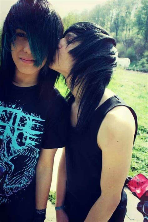 Pin By Alanna Martin On Love Emo Emo Couples Emo Babes Cute Emo Couples
