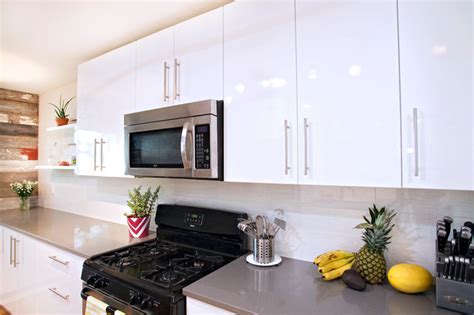 Contemporary White High Gloss Foil Kitchen Cabinets Contemporain