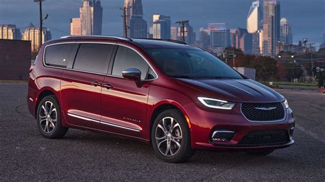 2021 Chrysler Pacifica Awd First Drive Review Decisions Decisions