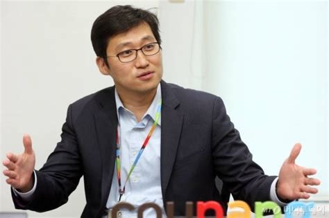 Facebook gives people the power to share and makes the world more open and. 쿠팡 김범석 "롯데와 경쟁·충돌 관계 아니다" - 머니투데이