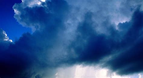 1001 WALLPAPER: Gambar Awan Indah dan Aneh