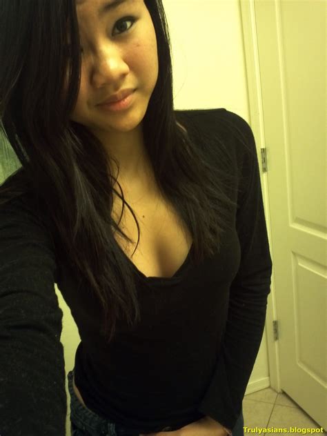 Young 18yr Old Asian Gf Posing For Bf 10 Pics Japanese And Korean Girls