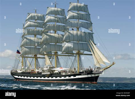 Russian 4 Masted Sailing Ship Hi Res Stock Photography And Images Alamy