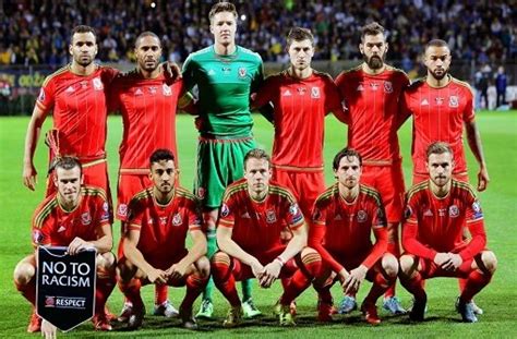 Hier findest du alle news, spiele, ergebnisse und vollständige statistiken. Fußball-EM 2016: Wales: Alle Augen auf Bale - Fußball ...