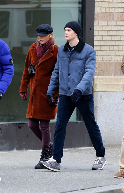From tom hiddleston to new man joe alwyn, who has taylor swift dated and which exes inspired songs? Taylor Swift boyfriend Joe Alwyn: Out and about in NYC -09 | GotCeleb