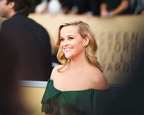 Reese Witherspoon 24th Screen Actors Guild Awards 3 Satiny