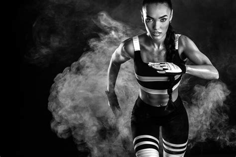 Download Braid Model Black And White Fitness Sports 4k Ultra Hd Wallpaper