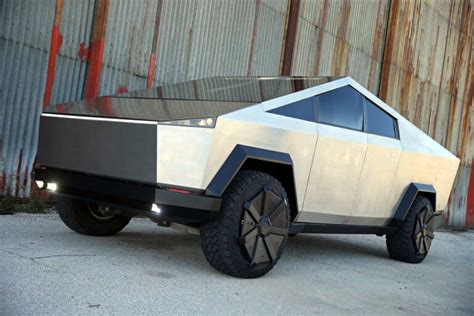 Tesla has at least one prototype that was used for test rides and has been spotted around california, but it seems it may have been thrown together somewhat quickly for the unveiling event. 2021 Tesla Cybertruck Black Buy Life B Model Camper ...