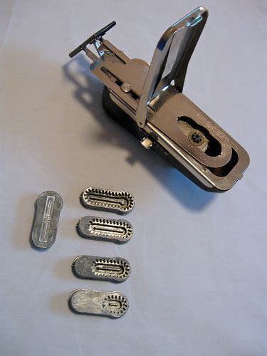 Sunnygal Studio Sewing Singer Vintage Buttonhole Attachment With Video