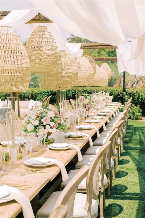 Details 140+ brides selling used wedding decorations best - seven.edu.vn